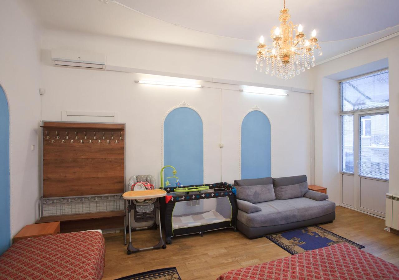 Central Apartments Lviv *